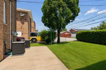 9313 S Pulaski Road, Evergreen Park, IL 60805 - Photo 19