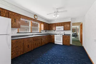 9313 S Pulaski Rd, Evergreen Park, IL 60805 - Photo 5