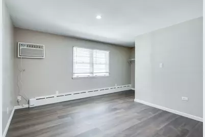 1427 N May Street, Joliet, IL 60435 - Photo 5