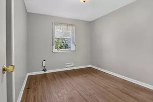 919 Vale St, Bloomington, IL 61701 - Photo 21