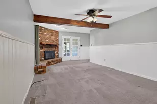 919 Vale St, Bloomington, IL 61701 - Photo 5