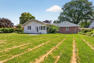 919 Vale St, Bloomington, IL 61701 - Photo 33