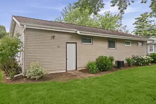 805 Garfield St, Harvard, IL 60033 - Photo 19