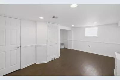 9300 S Francisco Avenue, Evergreen Park, IL 60805 - Photo 9