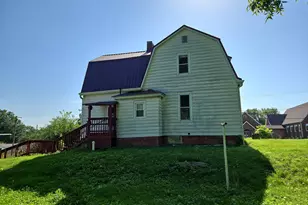 307 N 1st St, Enfield, IL 62835 - Photo 3