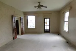 307 N 1st St, Enfield, IL 62835 - Photo 9