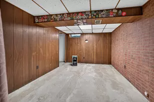 504 East St, Anchor, IL 61720 - Photo 37