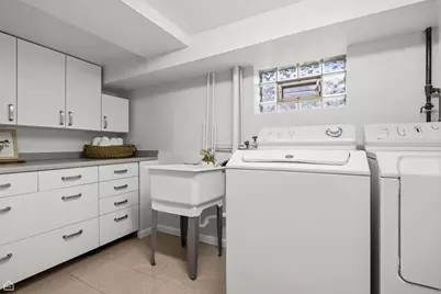 1427 W Huron Street, Chicago, IL 60642 - Photo 33