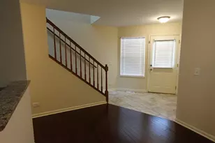 1070 Woodhill Ct, Elgin, IL 60120 - Photo 5