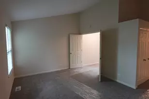 1070 Woodhill Ct, Elgin, IL 60120 - Photo 19