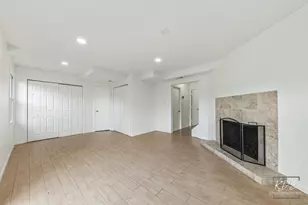 208 Granada Ct, Bolingbrook, IL 60440 - Photo 9