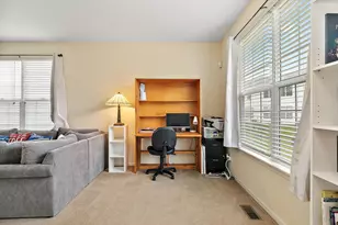 1527 Waterside Dr, Dekalb, IL 60115 - Photo 9