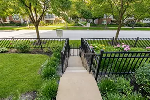 438 Grosvenor Ln, Aurora, IL 60504 - Photo 17