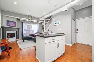 2231 N Lister Ave, Chicago, IL 60614 - Photo 5