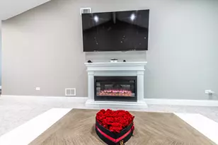 1857 W Ashbury Ln, Inverness, IL 60067 - Photo 9