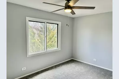126 Honeysuckle Court, Rolling Meadows, IL 60008 - Photo 9