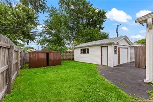 8875 S Corcoran Rd, Hometown, IL 60456 - Photo 19