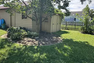 260 S Aldine St, Elgin, IL 60123 - Photo 25