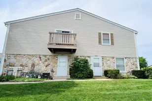 1017 Newport Harbor, Schaumburg, IL 60193 - Photo 15