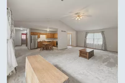 771 S Parkcrest Drive #771, Freeport, IL 61032 - Photo 3