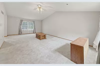 771 S Parkcrest Drive #771, Freeport, IL 61032 - Photo 5