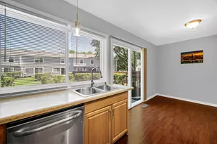 2210 Langdon Pl, Hoffman Estates, IL 60169 - Photo 3