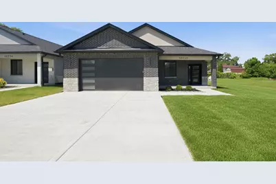 10718 S Worth Avenue, Worth, IL 60482 - Photo 1