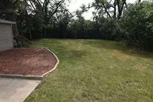 317 Mohawk St, Park Forest, IL 60466 - Photo 15