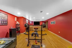 8800 S Merrill Ave, Chicago, IL 60617 - Photo 17