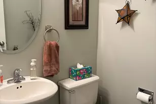 138 Parkview Dr, Wauconda, IL 60084 - Photo 3