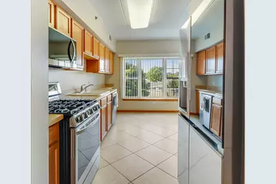 1200 S Prospect Avenue #303, Elmhurst, IL 60126 - Photo 5