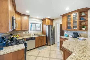 408 N Windsor Dr, Arlington Heights, IL 60004 - Photo 5