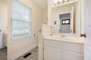 1260 Arapaho Ct, Naperville, IL 60540 - Photo 9