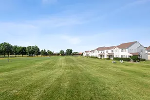 138 Azalea Cir, Romeoville, IL 60446 - Photo 5