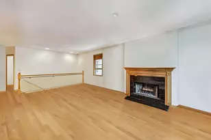 917 W Lakeside Pl, Chicago, IL 60640 - Photo 3