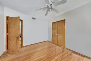 917 W Lakeside Pl, Chicago, IL 60640 - Photo 9