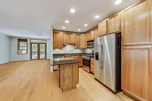 917 W Lakeside Pl, Chicago, IL 60640 - Photo 7