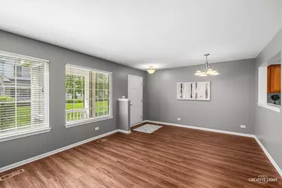 616 Lincoln Station Drive, Oswego, IL 60543 - Photo 3