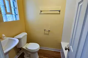 611 Golfview Dr, Round Lake Beach, IL 60073 - Photo 11