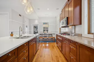 1065 N Marshfield Ave, Chicago, IL 60622 - Photo 9