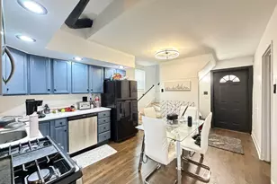 1933 W Grand Ave, Chicago, IL 60622 - Photo 7