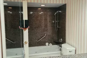 1560 N Sandburg Terrace, Chicago, IL 60610 - Photo 19