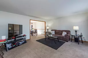 514 Judith Ct, Winthrop Harbor, IL 60096 - Photo 5