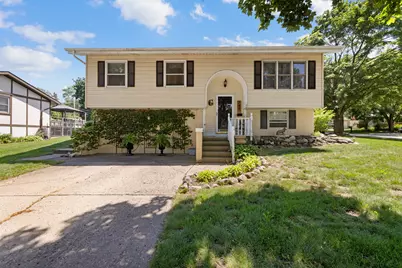 745 Sunbury Road, South Elgin, IL 60177 - Photo 1
