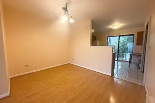200 S Waters Edge Dr, Glendale Heights, IL 60139 - Photo 5