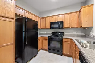 2305 Aurora Dr, Hampshire, IL 60140 - Photo 9