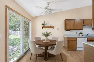 640 Lilac Dr, Algonquin, IL 60102 - Photo 9
