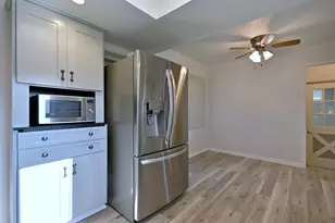 59 S Jane Dr, Elgin, IL 60123 - Photo 9