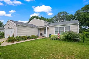 600 Thompson Blvd, Buffalo Grove, IL 60089 - Photo 1