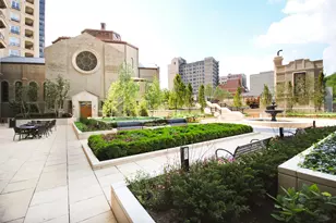 2550 N Lakeview Ave, Chicago, IL 60614 - Photo 13